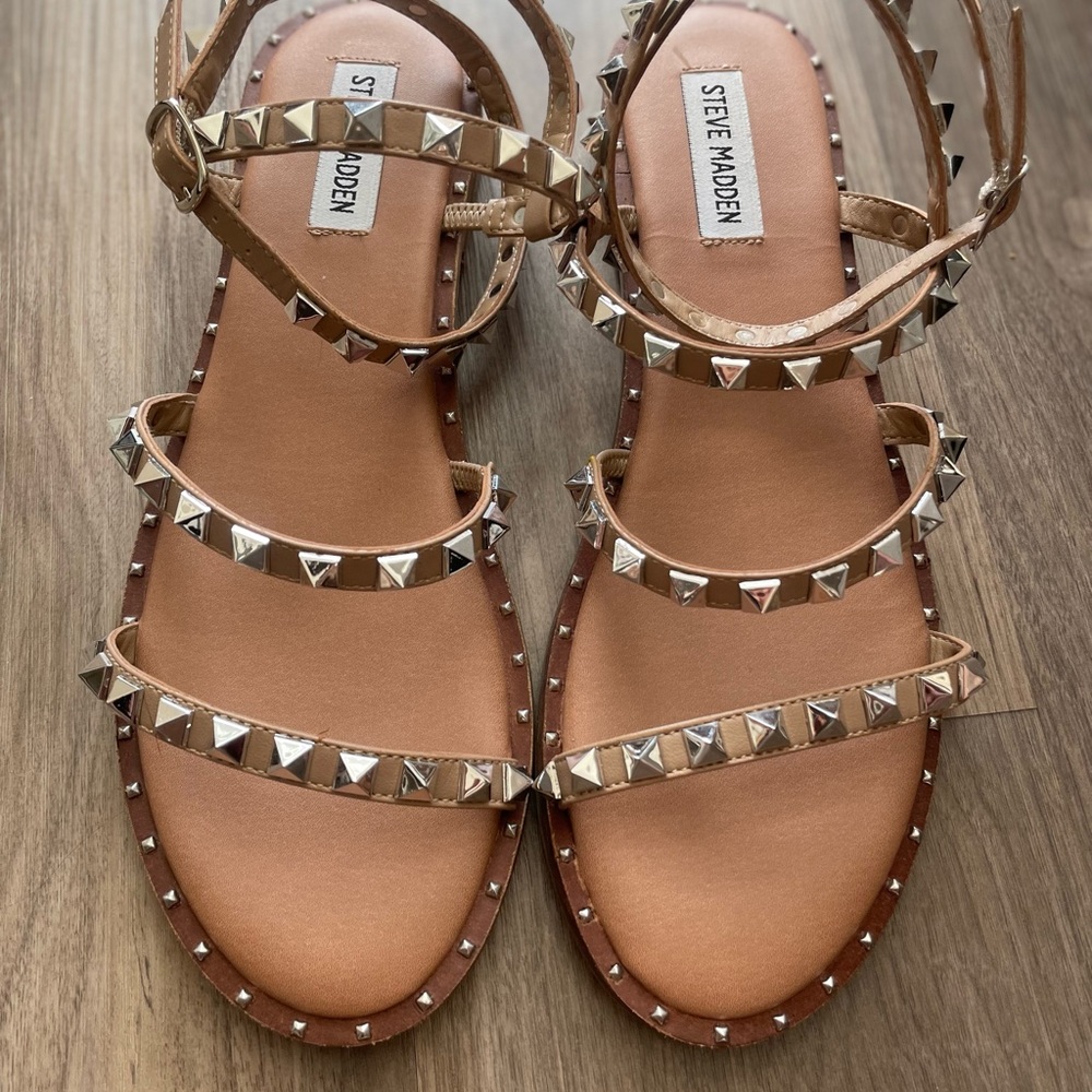 Steve Madden Tan Pyramid Stud Sandals
